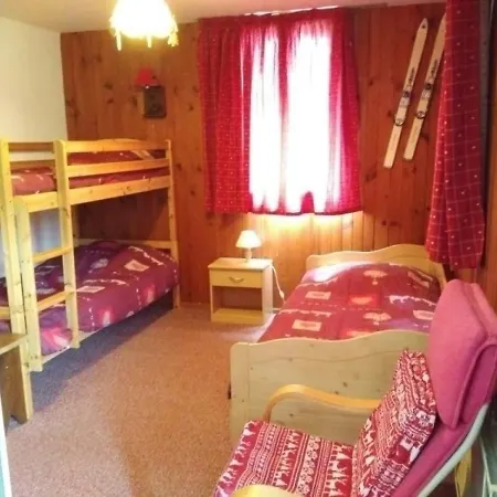 Besse-et-saint-anastaise-super Besse, 3 Pieces, 6 Personnes - Fr-1-395-23 Apartment Super Besse