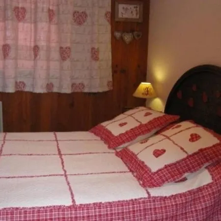 Apartment Besse-et-saint-anastaise-super Besse, 3 Pieces, 6 Personnes - Fr-1-395-23